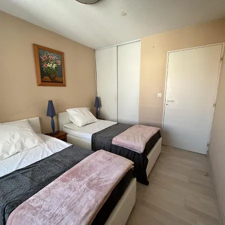 Appartamento T3 Centre Avec Terrasse, Parking Et Menage Inclus - Fr-1-374-206 *
