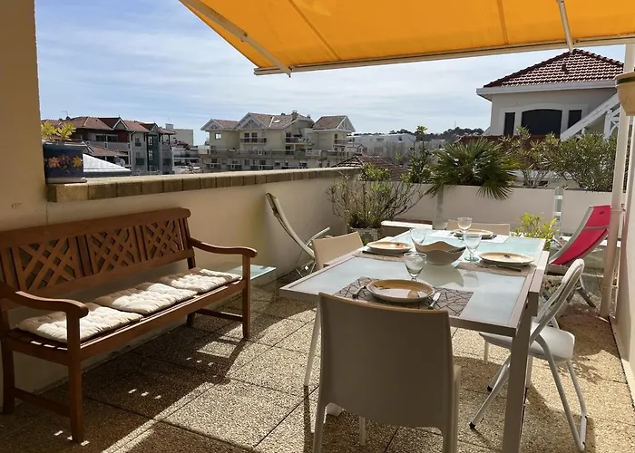 T3 Centre Avec Terrasse, Parking Et Menage Inclus - Fr-1-374-206 アパート アルカション