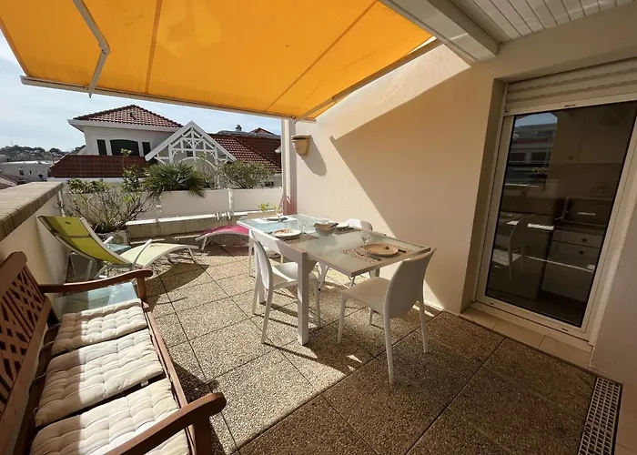 T3 Centre Avec Terrasse, Parking Et Menage Inclus - Fr-1-374-206 アパート アルカション